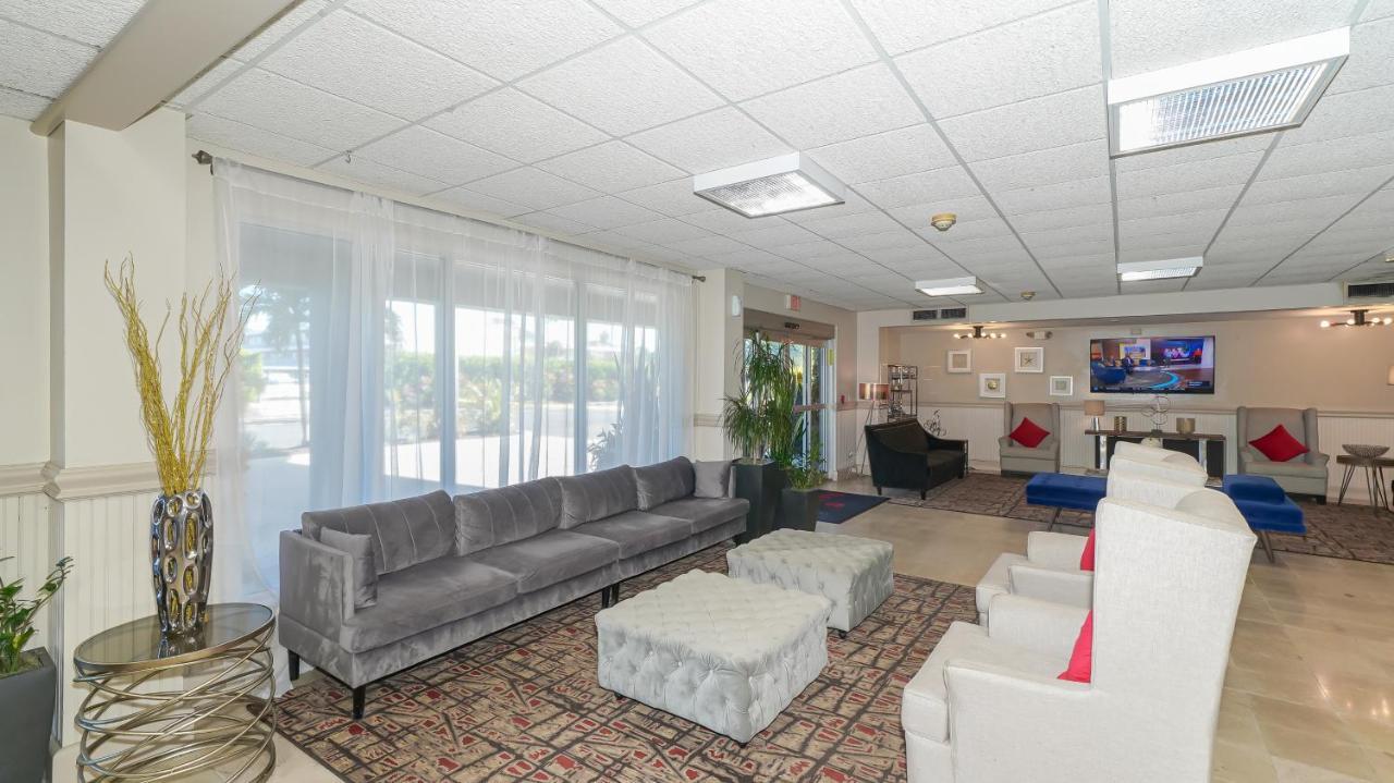 Heated Pool, Fireplace, 70" Tv, Waterfront & More! Sarasota Bagian luar foto