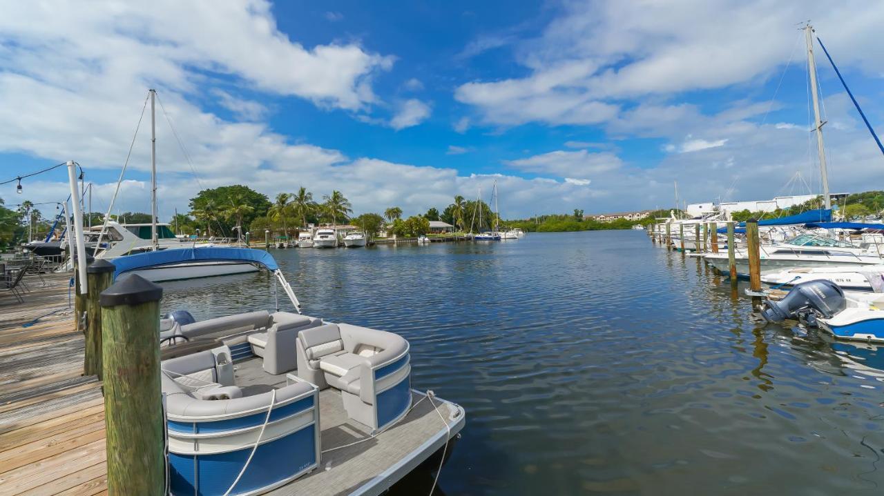 Heated Pool, Fireplace, 70" Tv, Waterfront & More! Sarasota Bagian luar foto