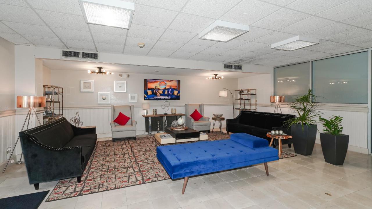 Heated Pool, Fireplace, 70" Tv, Waterfront & More! Sarasota Bagian luar foto